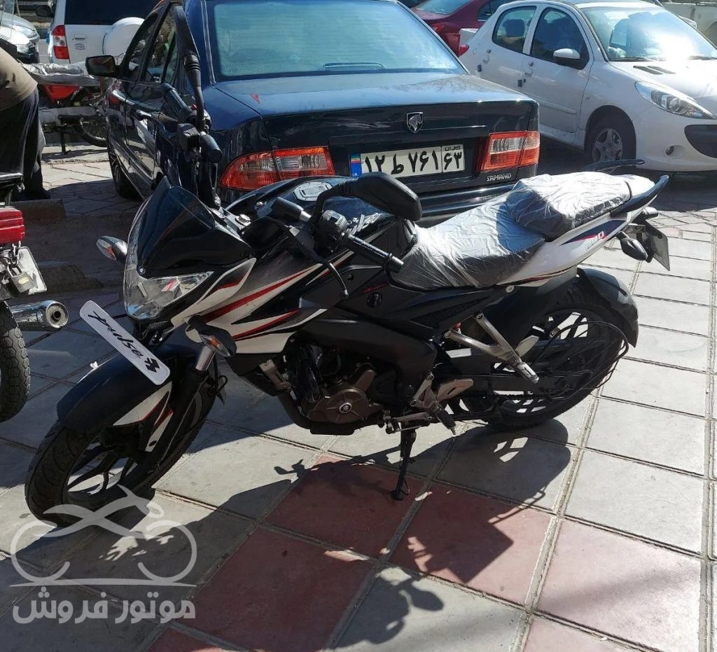 فروش موتور سیکلت NS200 مدل ۹۴