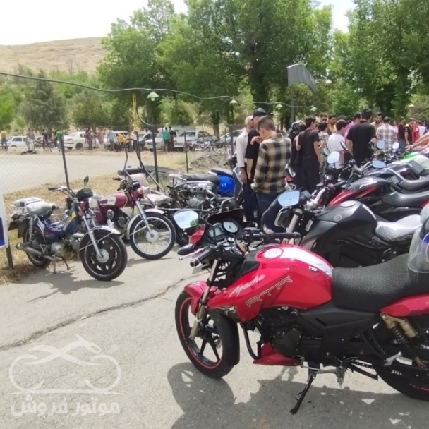 فروش موتور سیکلت پیشرو 250 مدل 1382 در اصفهان