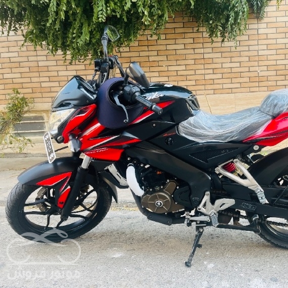 فروش موتور سیکلت باجاج پالس Ns 200 مدل 1395 در اصفهان
