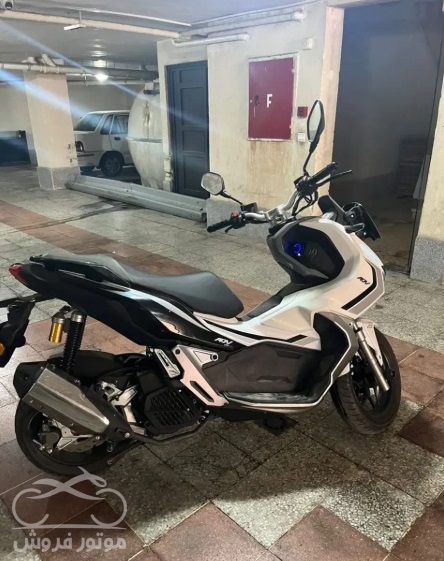 فروش موتور سیکلت تک تاز ADV 150 در البرز