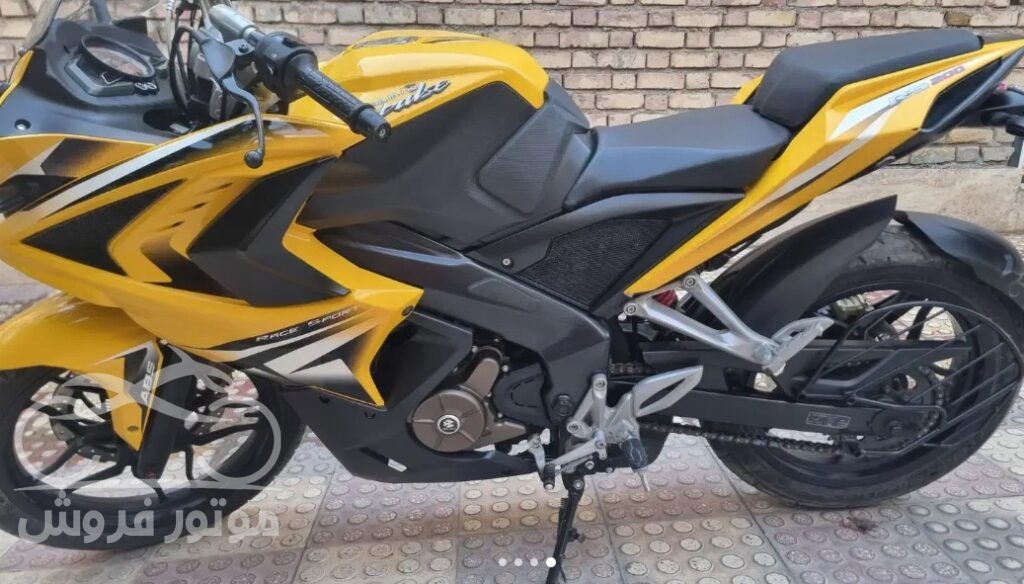 فروش موتور سیکلت باجاج پالس RS 200 در قزوین