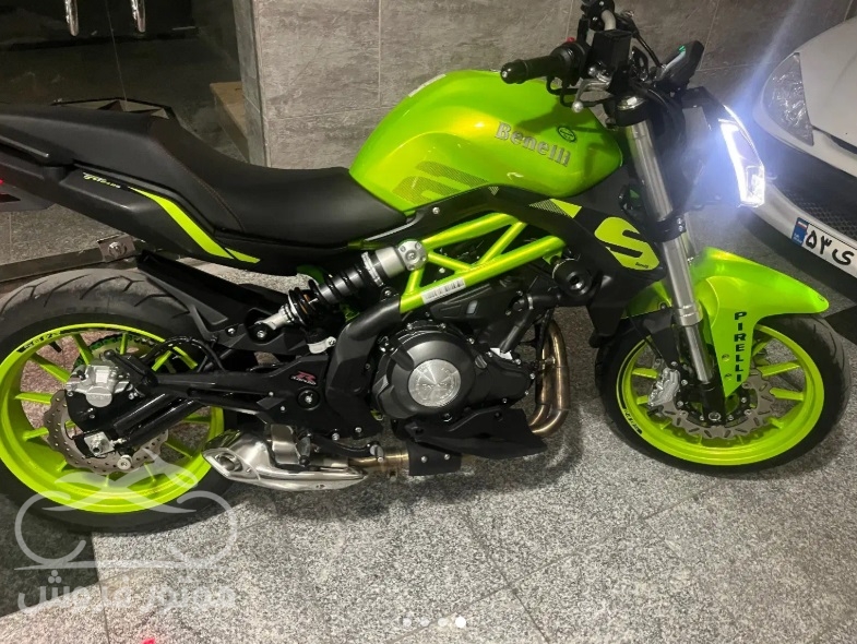 فروش موتور سیکلت بنلی 300 دو سیلندر در کرمانشاه