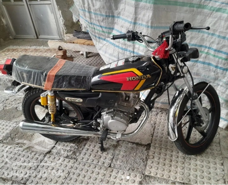 فروش موتور سیکلت نیرو محرکه نامی 200 در اردبیل