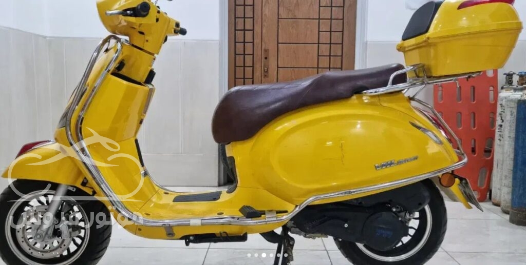 فروش موتور  سیکلت همراه سیکلت جهان کلیک 180 در یزد