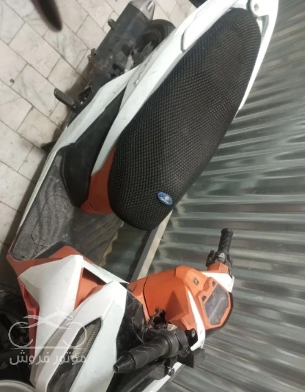 فروش موتور سیکلت همراه سیکلت جهان کلیک 180 در یزد